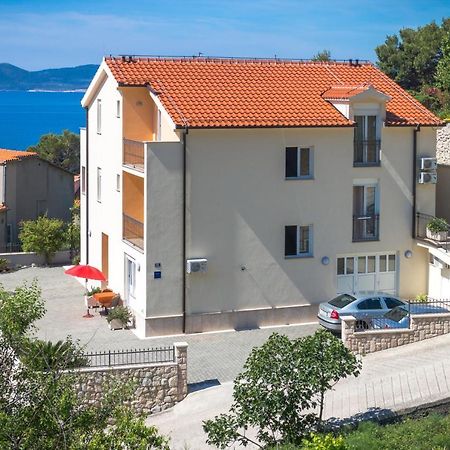 Apartments And Rooms By The Sea Brela, Makarska - 13118 Exterior foto